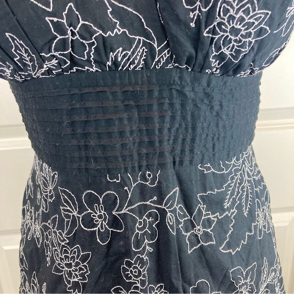 WHBM Black and White Embroidered Halter Dress - Size 6 - Picture 3 of 9